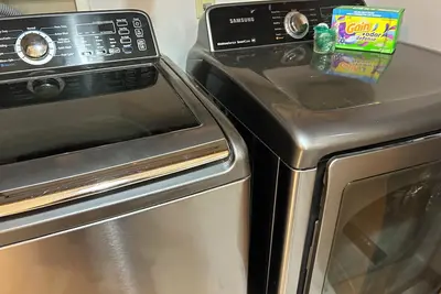 Image de Minimalist Modern Serene Retreat + Apt - sleeps 8