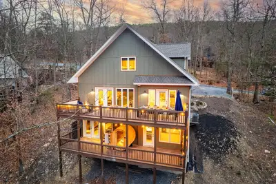 Image de New Build with Impeccable Design in Massanutten