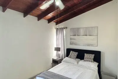 Image de Cozy 2-bedroom house in tranquil West Terrace with Ac