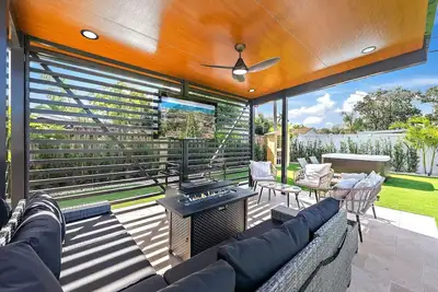 Image de Sauna • Hottub • Putting Green • 7 Mins to Beach