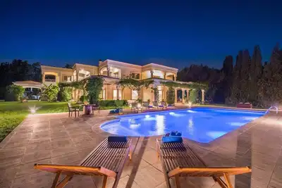 Image de 7br Estate • Heated Pool, Games & Sea View