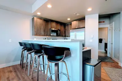 Image de Arkansas River Condo / Downtown / 2 Balconies