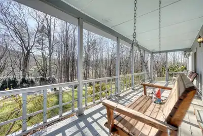 Image de Thistle Dew - Cozy 2 Br cabin for a small family getaway! Dog-friendly