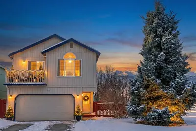 Image de 3br Anchorage House Near Airport  Quiet Neighborhood Work-Friendly