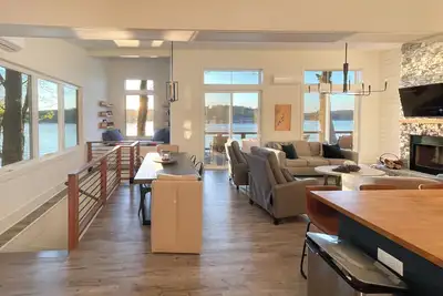 Image de Family-Friendly Lakefront Gem w/ Dock in Talladega