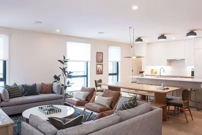 Image de Revelstoke - Revel And Rest