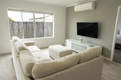 Image de Spacieuse maison de 4 chambres dans une plaine verdoyante