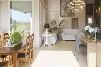 Image de Belle maison de vacances privée pour 6 personnes avec Wifi, climatisation, Tv et patio