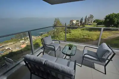 Image de Ariston  First Line Lake View