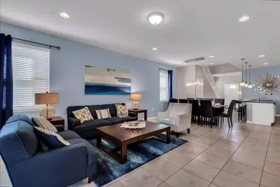 Spacious 7 Br Villa with Pool, Spa, Themed Rooms