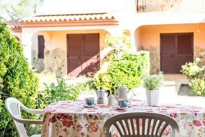 Image de Appartement « Sardegnadream 7 » avec terrasse privée, Wi-Fi et climatisation
