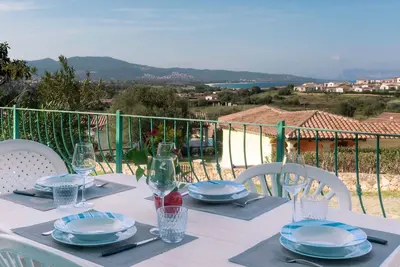 Image de Maison de vacances 'La Terrazza A Tanaunella - Sardaigne' avec vue mer, terrasse privée et Wi-Fi