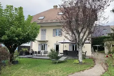Image de Villa 240m², 6 chambres, avec jardin, vue Lac