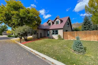 Quiet Basalt Home/Fenced Yard, Work Space, Pets ok