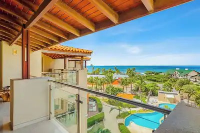 Image de 2 Mins to Beach w/ Ocean & Pool Views by Bocobay