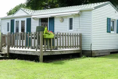 Image de Mobil-home confortable avec terrasse à Bieuzy
