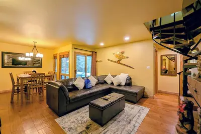 Image de New Listing: Pool, Hot Tub, Free shuttle