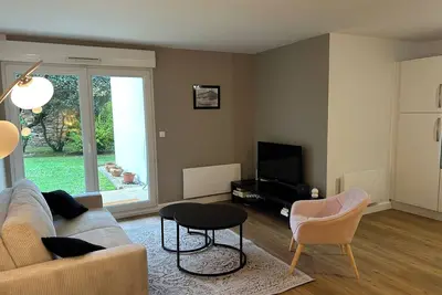 Image de Appartement avec jardin proche gare et plage