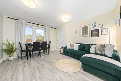 Image de Urban Elegance – Spacious 5-Bed Home in Glasgow