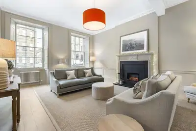 Image de Stylish Georgian Main Door Apartment