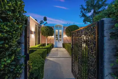 Image de Ascend into a world of peace, tranquility, charm, and timeless Marrakesh style.