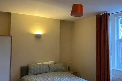 Image de 1. 1 miles to Bristol CityCentre. Cosy home with large rooms & free parking.