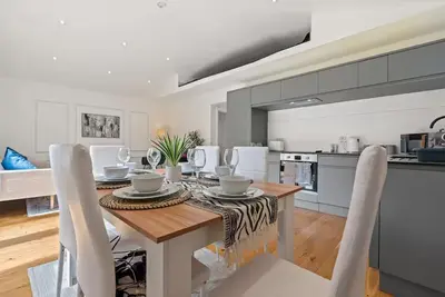 Image de Spacious 3br House | 20mins Univ. of Oxford | St