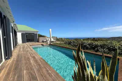 New! Spacious Private Villa w/ Pool & Sunrise View