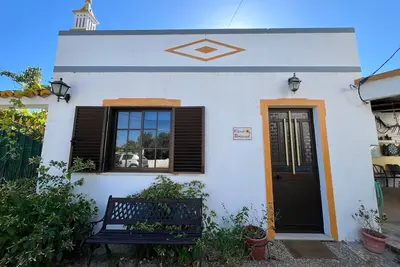 Image de Maison de vacances « Casa Girassol » avec vue montagne, piscine partagée et Wi-Fi