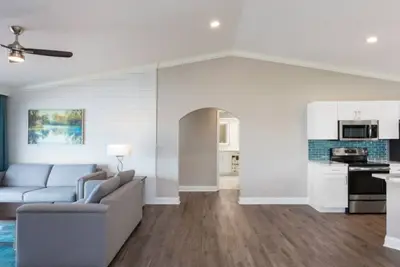 Image de Charming 2 Bedroom Deluxe Lake View Villa with lots of Activities / full Kitchen