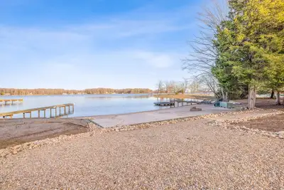 Image de Aqua Cove  - New beachfront home at Lake Anna