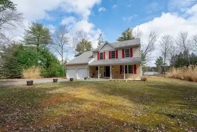 Image de Large Lake House - Hot Tub - Game Room - Kayaks