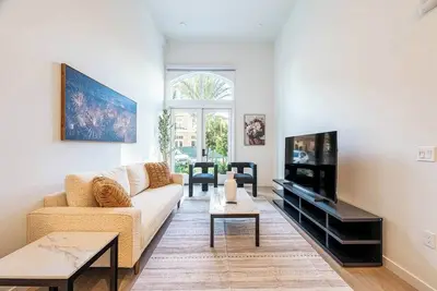 Image de Refined 1b1b with Pool, Spa and 4k Smart TVs