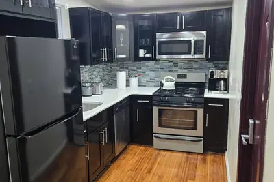 Image de Cozy 2-bedroom apartment in Queens 8 mins to Jfk and 30 mins to Manhattan
