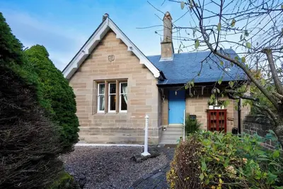 Image de Cosy Lodge Getaway with Private Beach & Fireplace