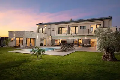 Image de Charmante maison à Bale avec sauna