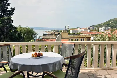 Image de Charmant appartement à Omis avec Wi-Fi