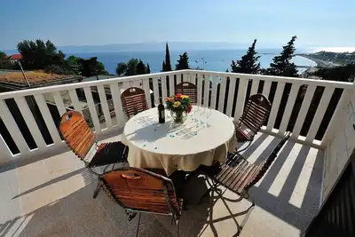 Image de Superbe appartement de 2 chambres à Omis