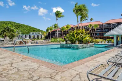 Image de Steps to Sapphire beach, pool, dining, and more!