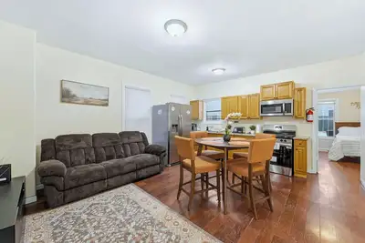 Image de Bright & Cozy Furnished 2br ~ Extended Stays