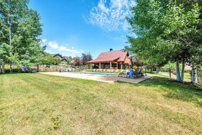 Image de Stunning Mountain View House w/ Pool & Hot Tub