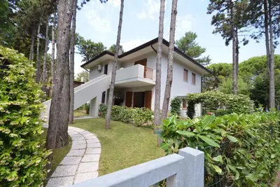 Image de Appartement de vacances avec climatisation et jardin