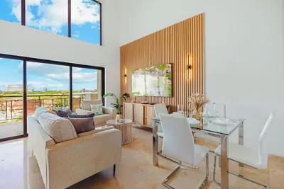 Image de Luxury 2br2ba Condo @ PalmBeach  Pool  Gym  Bbq