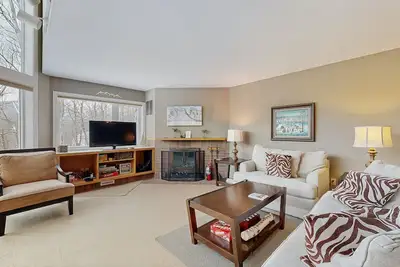 Image de Convenient townhouse w/ seasonal mountain views, pool, tennis, w/d, a/c, wifi