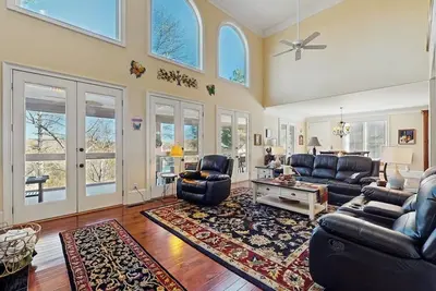 Image de Serene waterfront home w/access to Coosawattee Resort amenities & amazing views