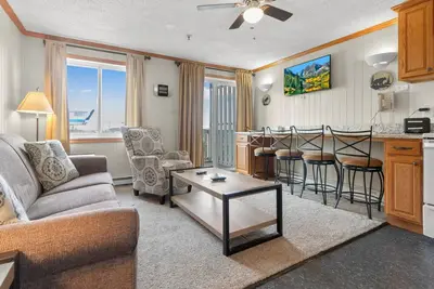 Image de Ml236 Ballhooter view ski in/out Cozy 1-bedroom condo in lovely Snowshoe