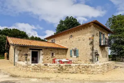Image de Maison confortable à Lonnes avec piscine chauffée