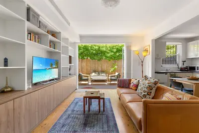 Image de Hébergement spacieux à proximité des commerces et cafés de Marrickville