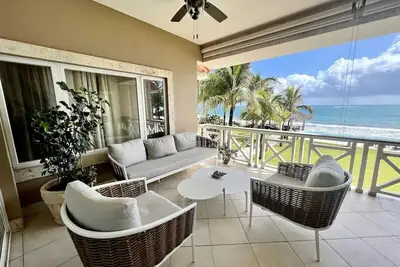Image de All-inclusive luxury beachfront condo, great sea views!