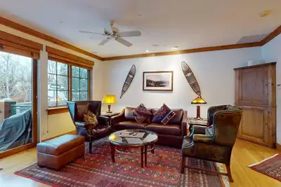 Image de Westridge Condo 19 -Updated Condo Walk to River Run Lifts and Downtown